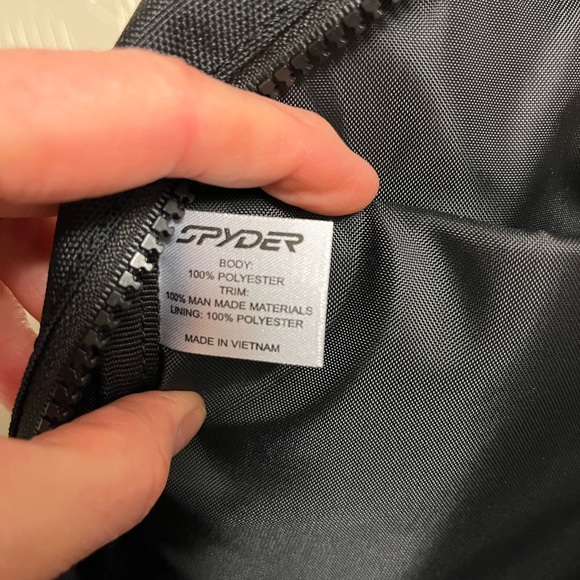 Like new black Spyder messenger cross body iPad nylon bag adjustable strap - Picture 3 of 15